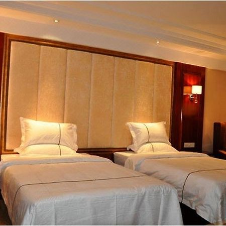 Borman Hotel Guangzhou Panyu Qiaonan Aoyuan Plaza Exterior foto