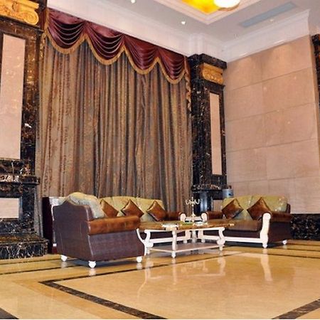 Borman Hotel Guangzhou Panyu Qiaonan Aoyuan Plaza Exterior foto